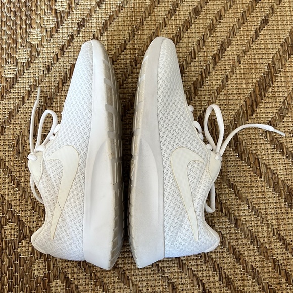 Nike Shoes - *SOLD* Nike Running Shoe